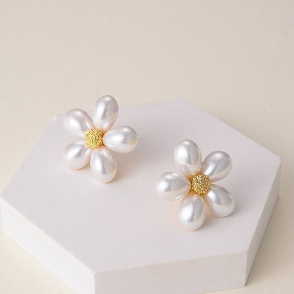 Multicolor Women's Jewelry Faux Pearl Decor Flower Design Stud Earrings - Picture 1 of 5